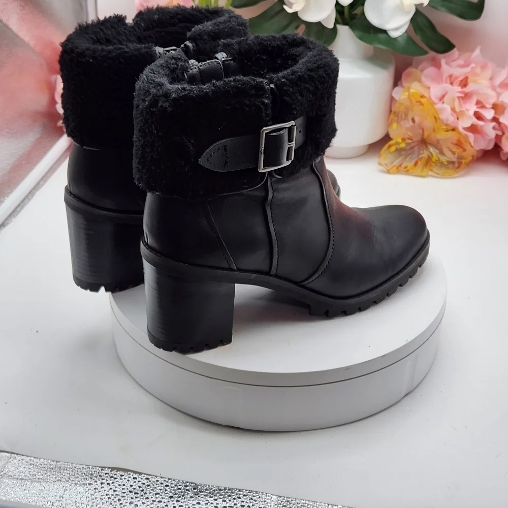 UGG 6th shelf